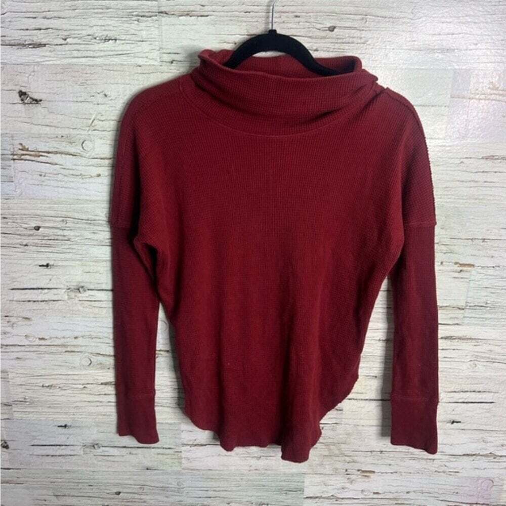 Aritzia Tna Thermal Cowlneck Waffle Knit red size xxs